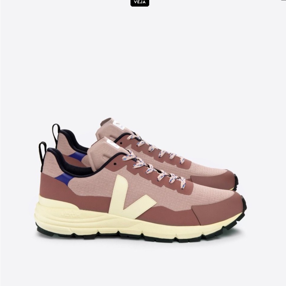 NWOT VEJA DEKKAN RIPSTOP BABE PIERRE SIZE 7